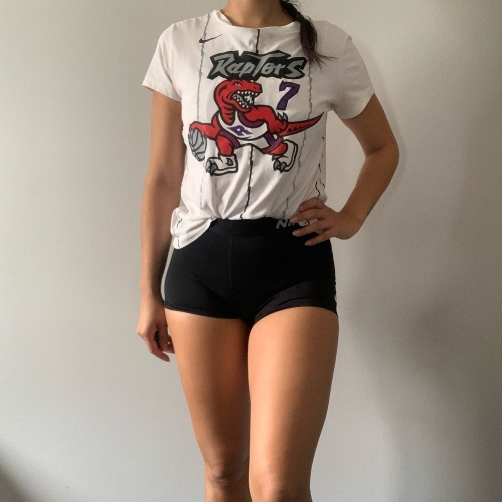 🏀 Toronto Raptors Women’s T-Shirt - Vintage Logo - Size MED  🏀
